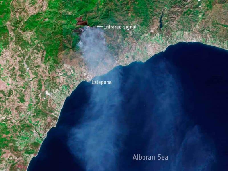 Vista de satélite del incendio de Sierra Bermeja