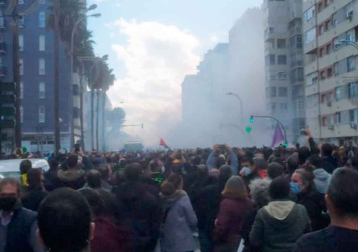 Cargas policiales en Cádiz