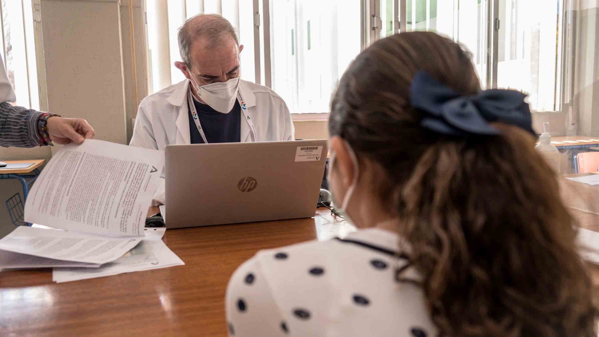 Vacunación en el CEIP Fuentenueva, Granada