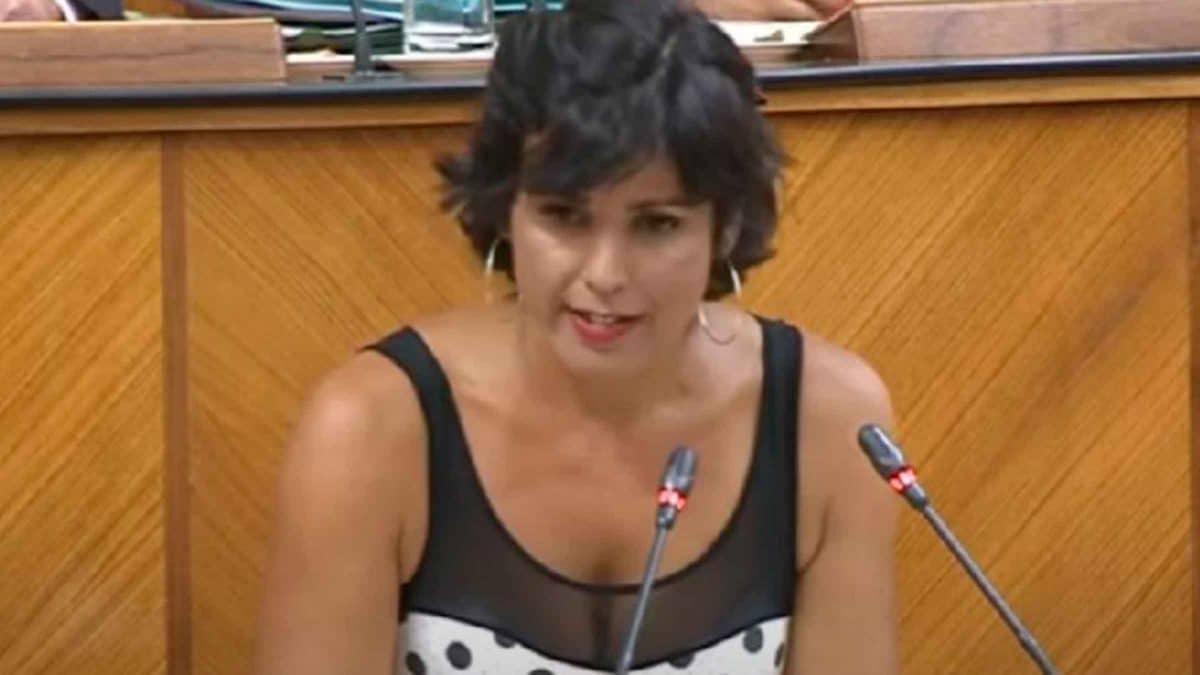 Teresa Rodríguez, durante el acto de investidura de Juanma Moreno en el Parlamento Andaluz como presidente de la Junta / Youtube