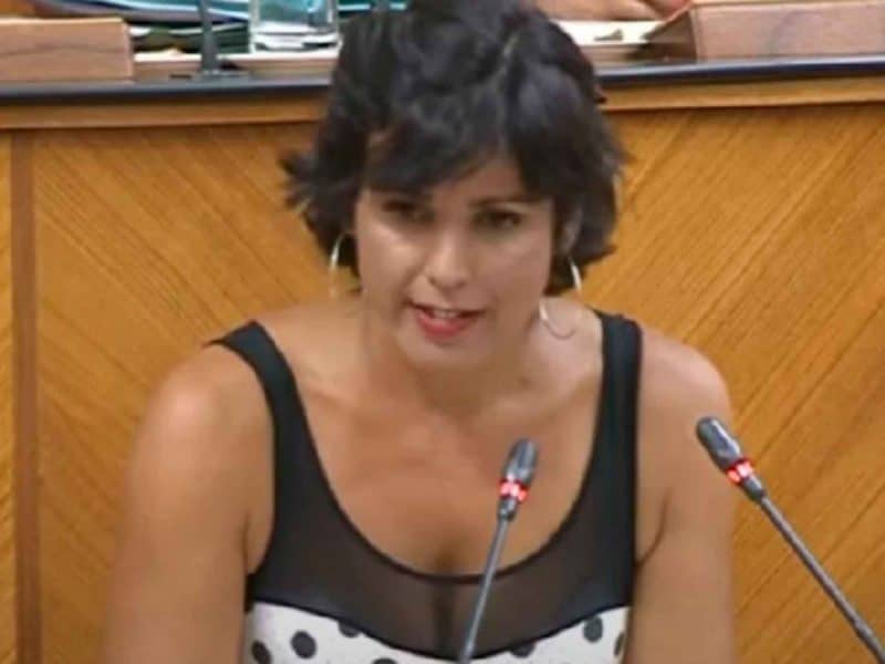 Teresa Rodríguez, durante el acto de investidura de Juanma Moreno en el Parlamento Andaluz como presidente de la Junta / Youtube