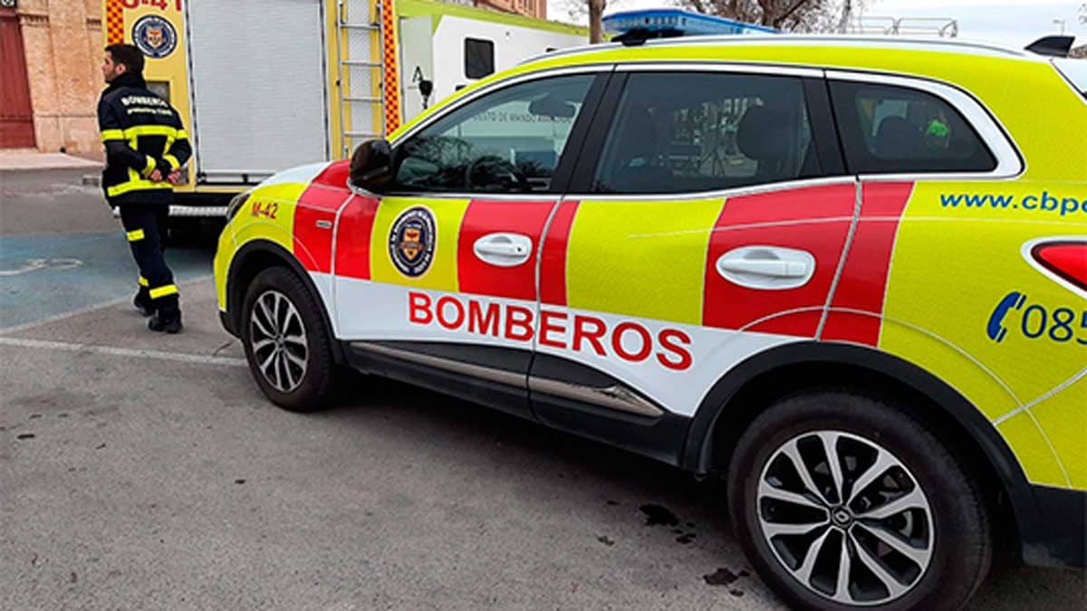 Muere un hombre en el incendio de una casa en Jerez de la Frontera.