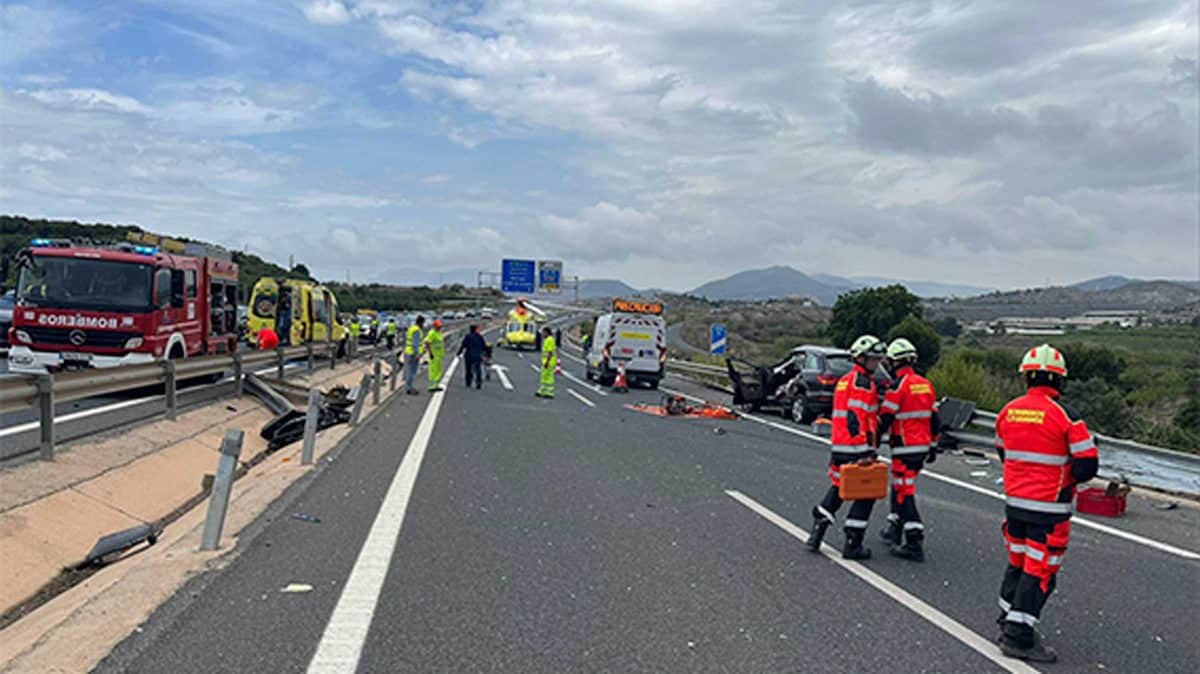 Un muerto y dos heridos graves por un accidente múltiple en la A-7 por Motril.