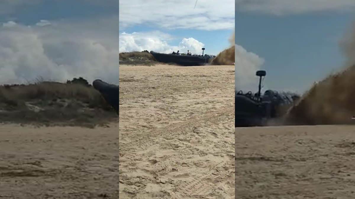 Narcolancha en la Playa de Los Enebrales, Punta Umbría