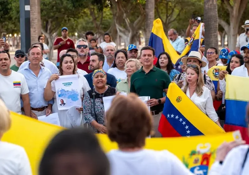 Concentración de apoyo a la oposción venezolana en Almería. - PP ALMERÍA