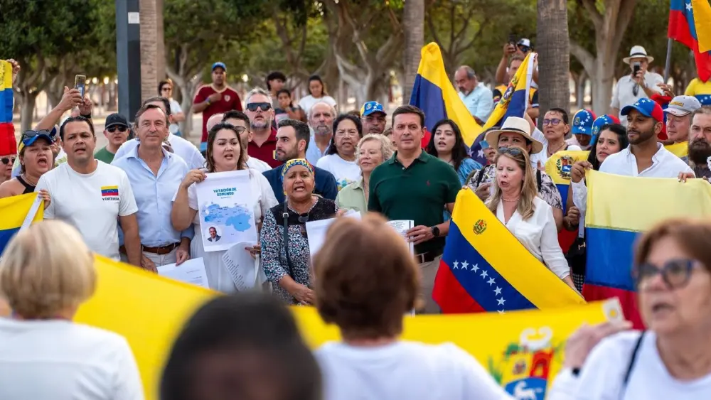 Concentración de apoyo a la oposción venezolana en Almería. - PP ALMERÍA