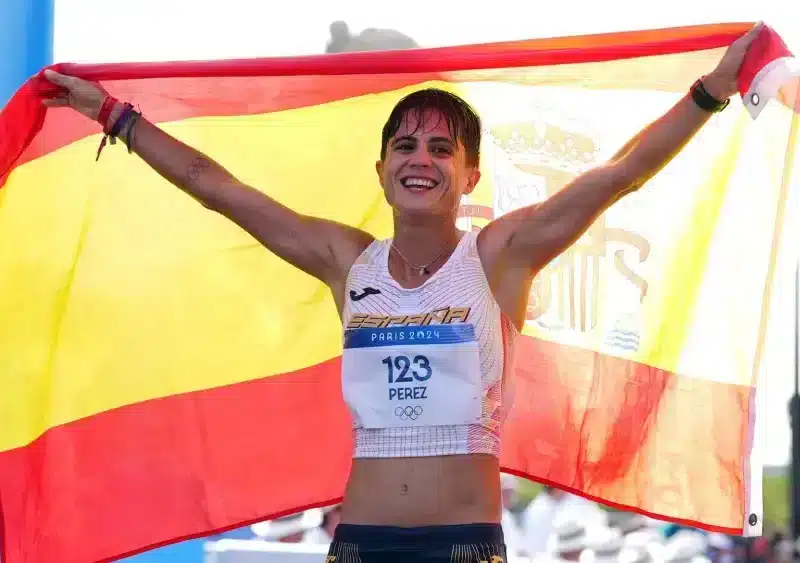 María Pérez celebra la medalla de plata para España - David Davies/PA Wire/dpa