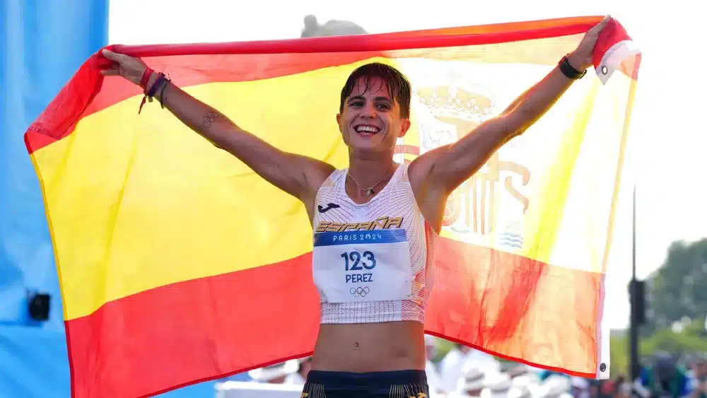 María Pérez celebra la medalla de plata para España - David Davies/PA Wire/dpa