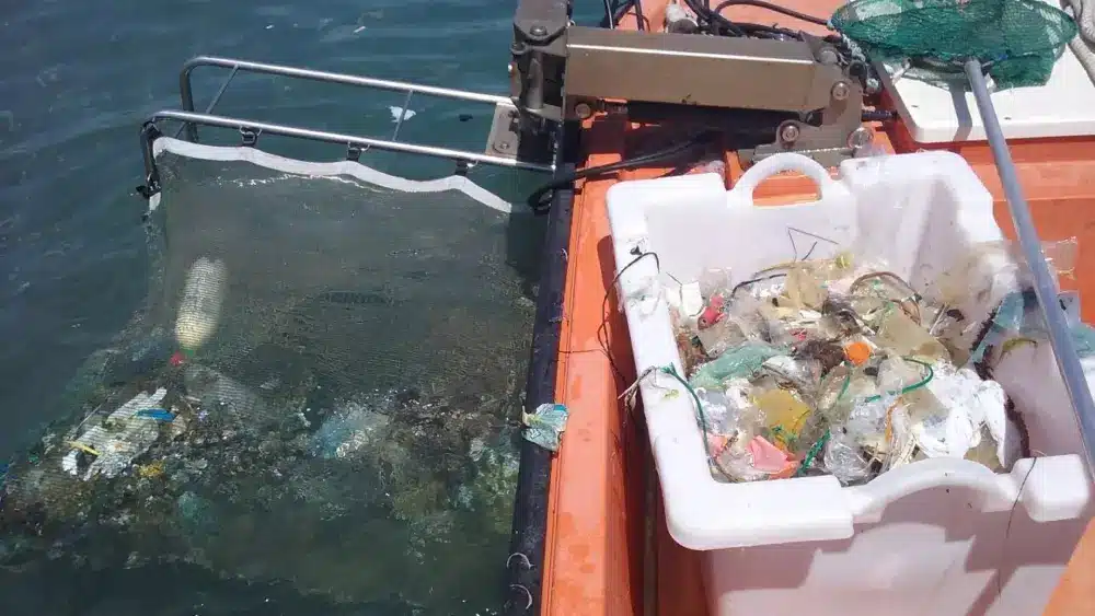 Archivo - Residuos recogidos por barcos en las aguas de la costa del sol occidental e una imagen de archivo - EUROPA PRESS/MANCOMUNIDAD OCCIDENTAL - Archivo