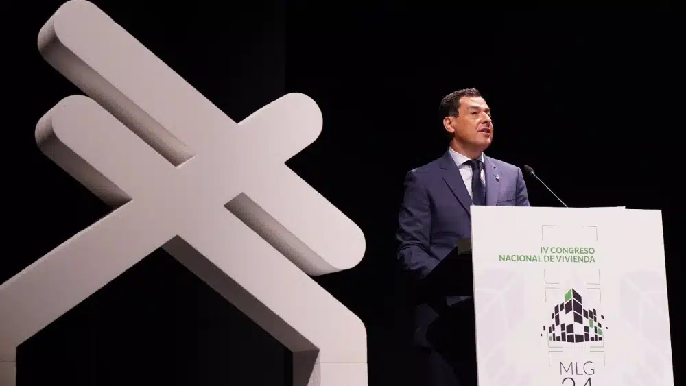 Moreno anuncia la nueva Ley andaluza de Vivienda para el primer semestre de 2025