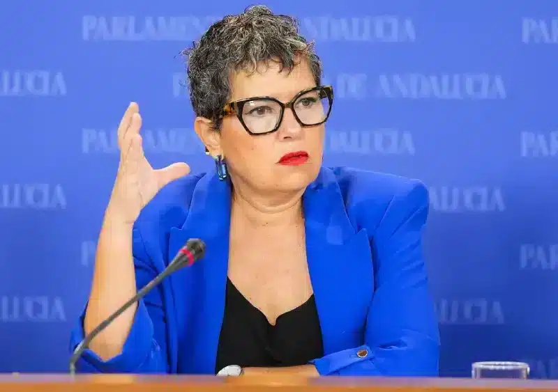 La diputada del Grupo Mixto-Adelante Andalucía, Maribel Mora, en rueda de prensa. - JOAQUÍN CORCHERO/EUROPA PRESS