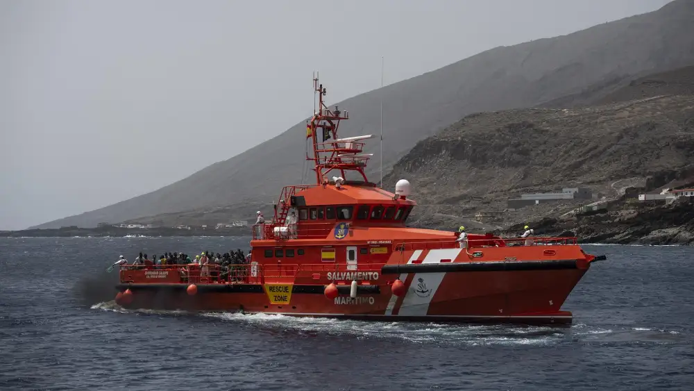 Salvamento Marítimo durante una intervención de rescate. - Antonio Sempere - Europa Press