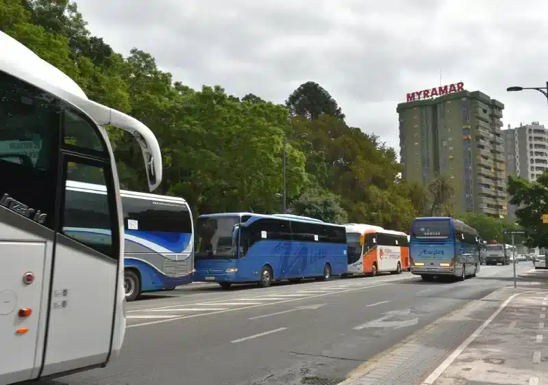 Archivo - Concentración de autobuses en Málaga. - FEDINTRA - Archivo