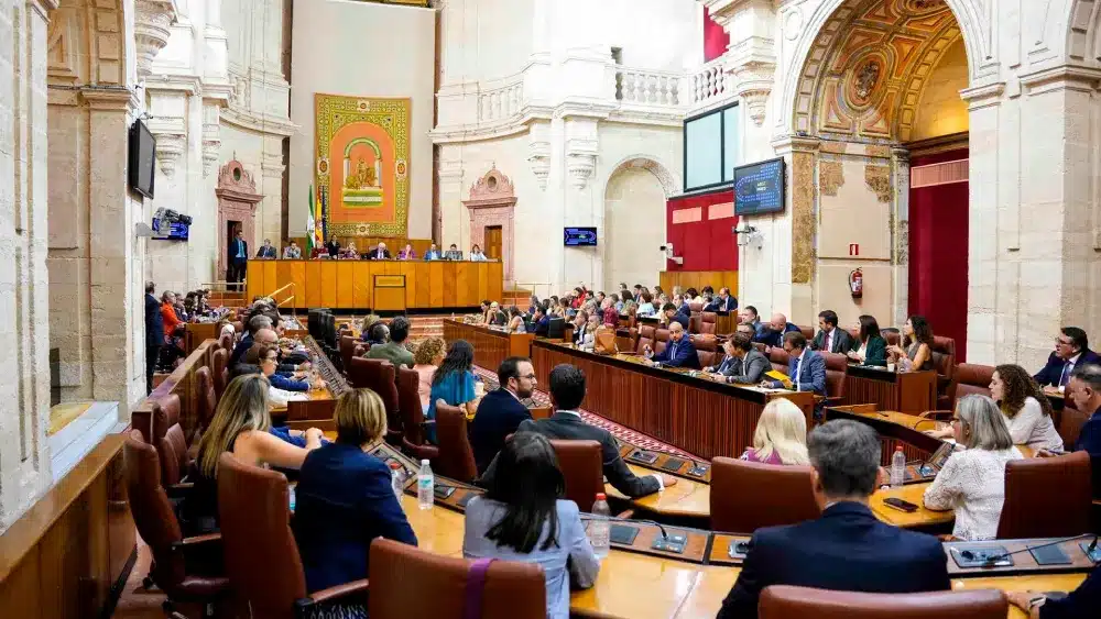 Pleno del Parlamento andaluz. (Foto de archivo). - JOAQUÍN CORCHERO/PARLAMENTO DE ANDALUCÍA