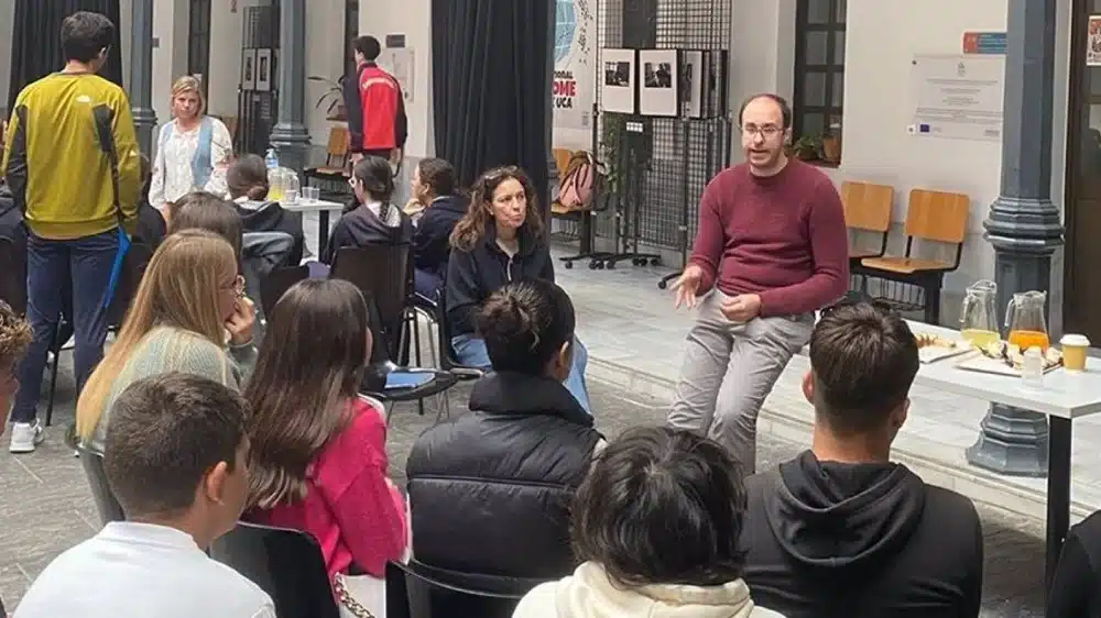 Alumnado de Secundaria en la Semana de la Ciencia. - JUNTA DE ANDALUCÍA