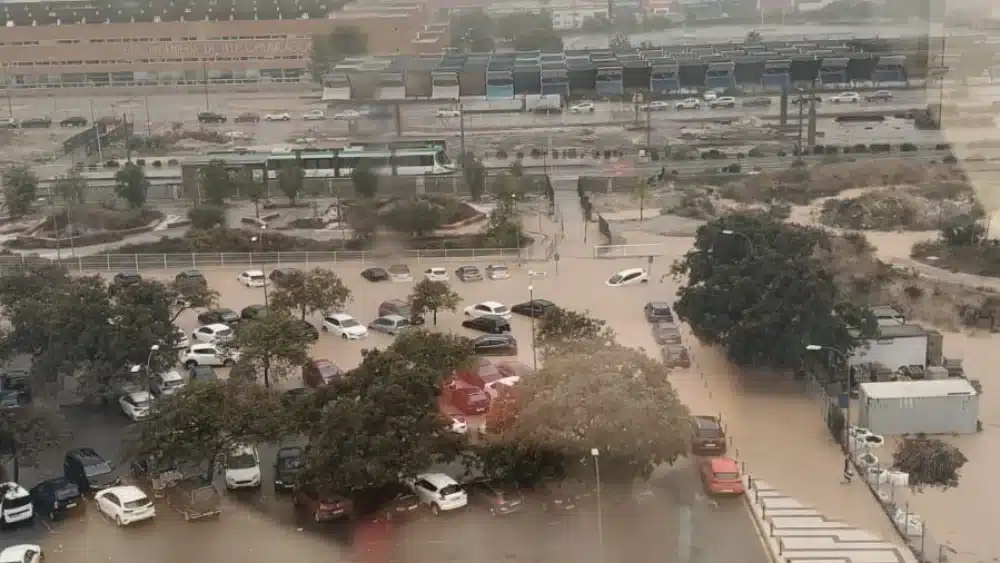 El parking del Hospital Clínico de Málaga. Redes sociales