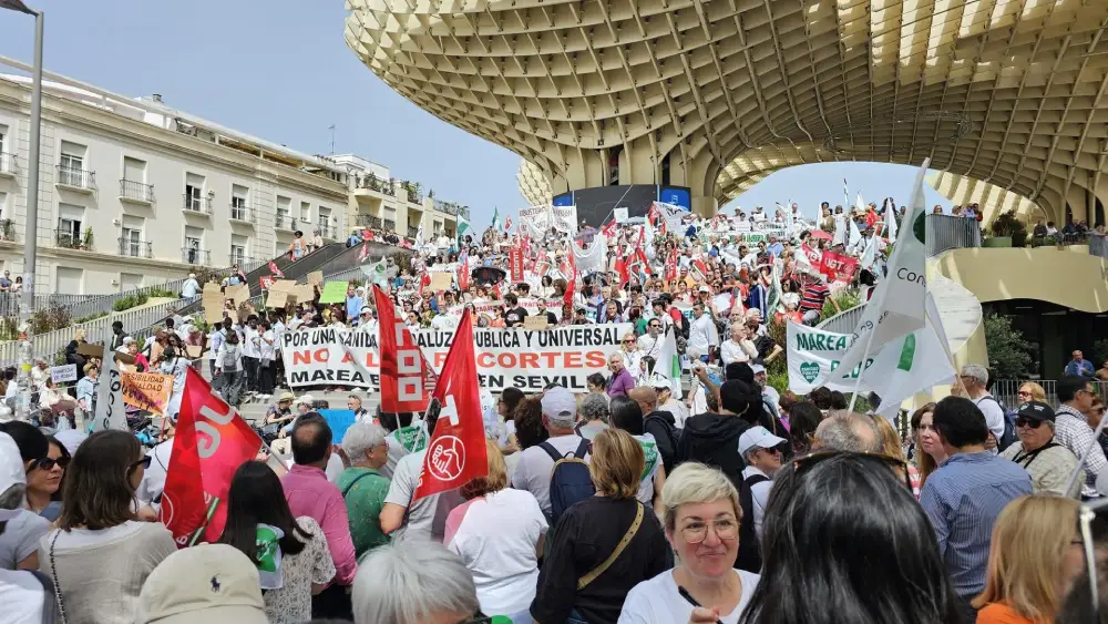 Archivo - Manifestación de Marea Blanca en Sevilla. (Foto de archivo). - IU - Archivo