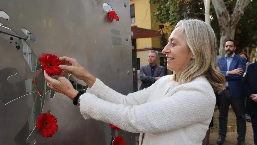 La consejera de Salud y Consumo, Rocío Hernández, participa en el acto organizado por la Dirección General de Salud Pública de la Consejería para conmemorar el Día Mundial de la Lucha frente al Sida (VIH) 2024. - JUNTA DE ANDALUCÍA