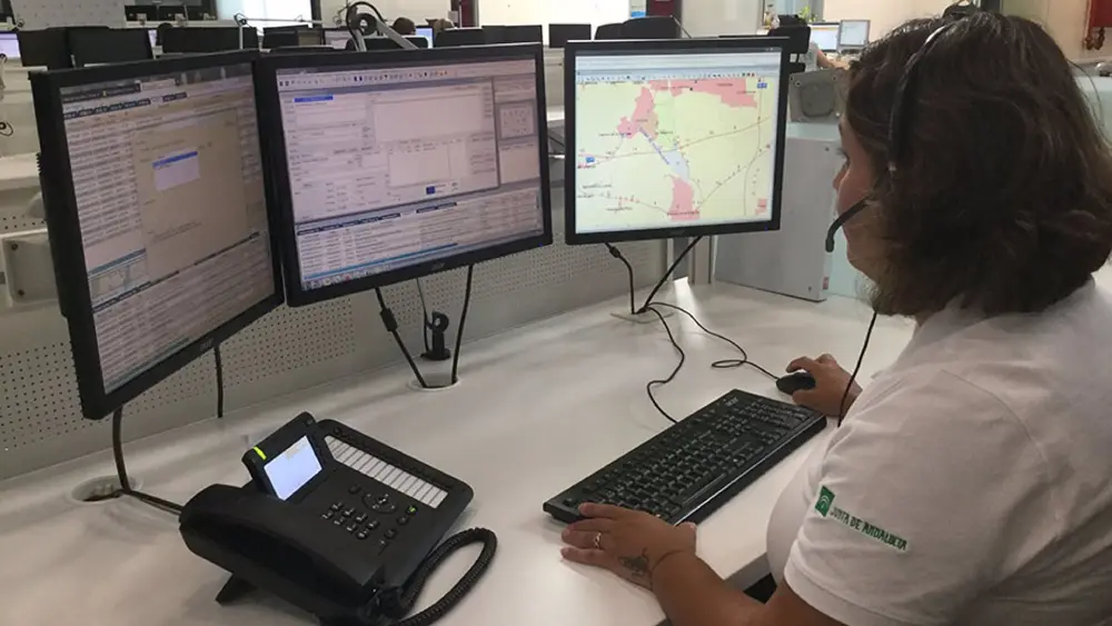 Archivo - Operadora de Emergencias 112 Andalucía. - EMERGENCIAS 112 - Archivo