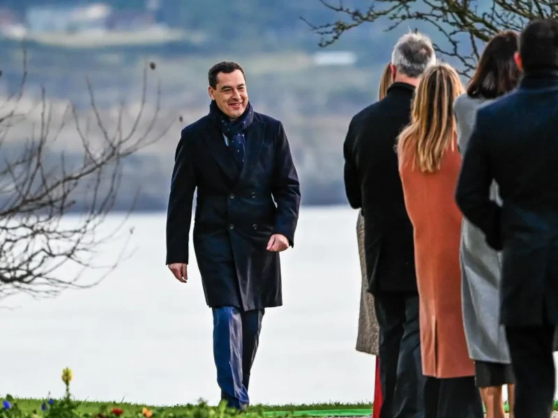 l presidente de la Junta de Andalucía, Juanma Moreno, a su llegada a la XXVII Conferencia de Presidentes, en el Palacio de la Magdalena, a 13 de diciembre de 2024, en Santander, Cantabria (España). La conferencia se celebra tras más de dos años sin convo - Nacho Cubero - Europa Press