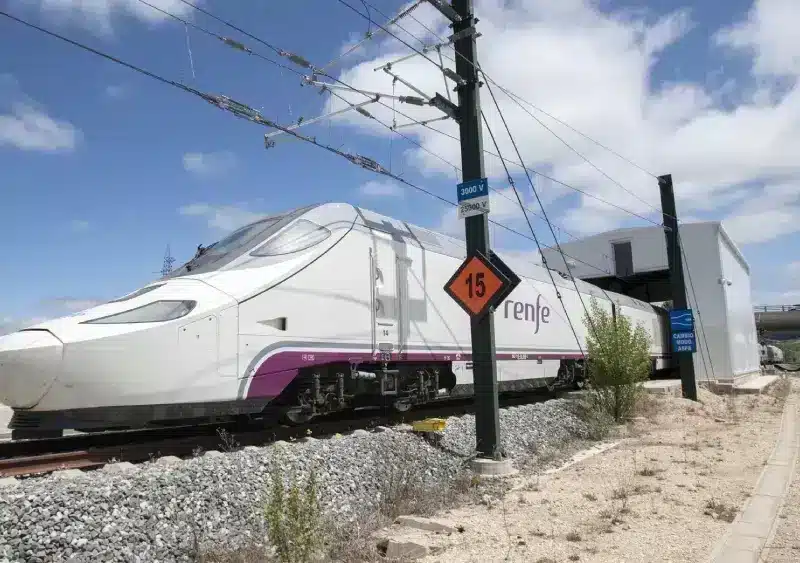 Archivo - Tren de Renfe de la serie 730. - RENFE - Archivo