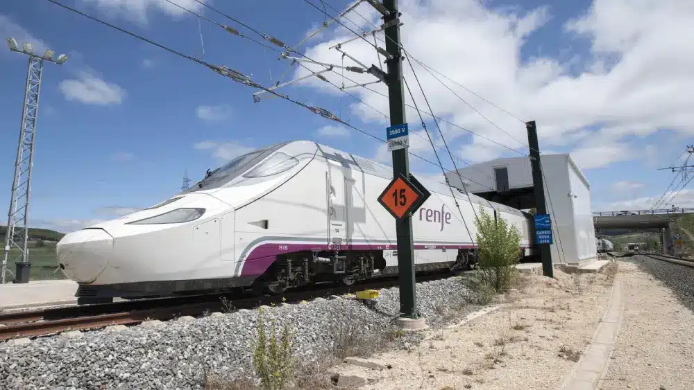 Archivo - Tren de Renfe de la serie 730. - RENFE - Archivo