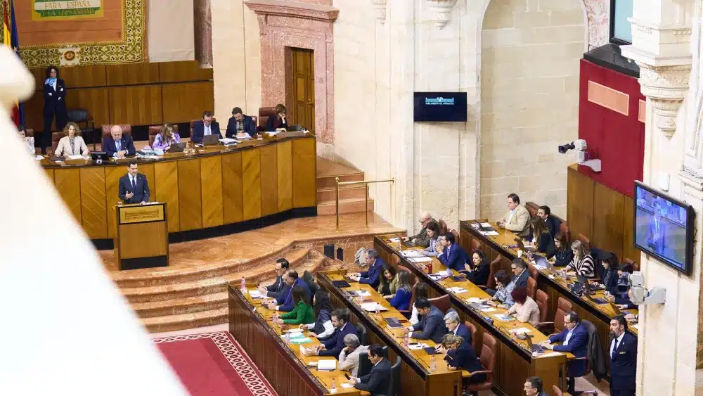 Archivo - El presidente de la Junta, Juanma Moreno, interviene en el Debate sobre el estado de la Comunidad celebrado en el Parlamento andaluz en noviembre de 2023. (Foto de archivo). - JOAQUÍN CORCHERO- PARLAMENTO DE ANDALUCÍA