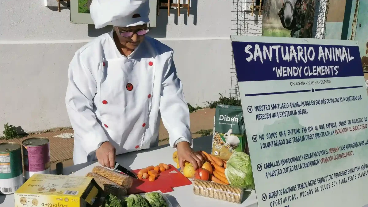 Preparativos de los menús navideños para los animales del santuario 'Wendy Clements'. - EL BURRITO FELIZ