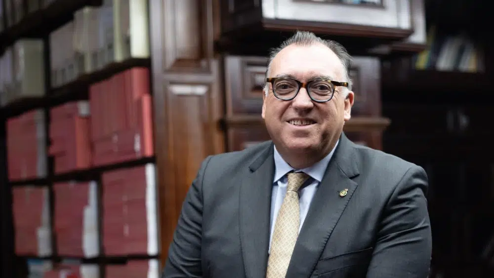 Arturo Bernal, Consejero de Turismo.